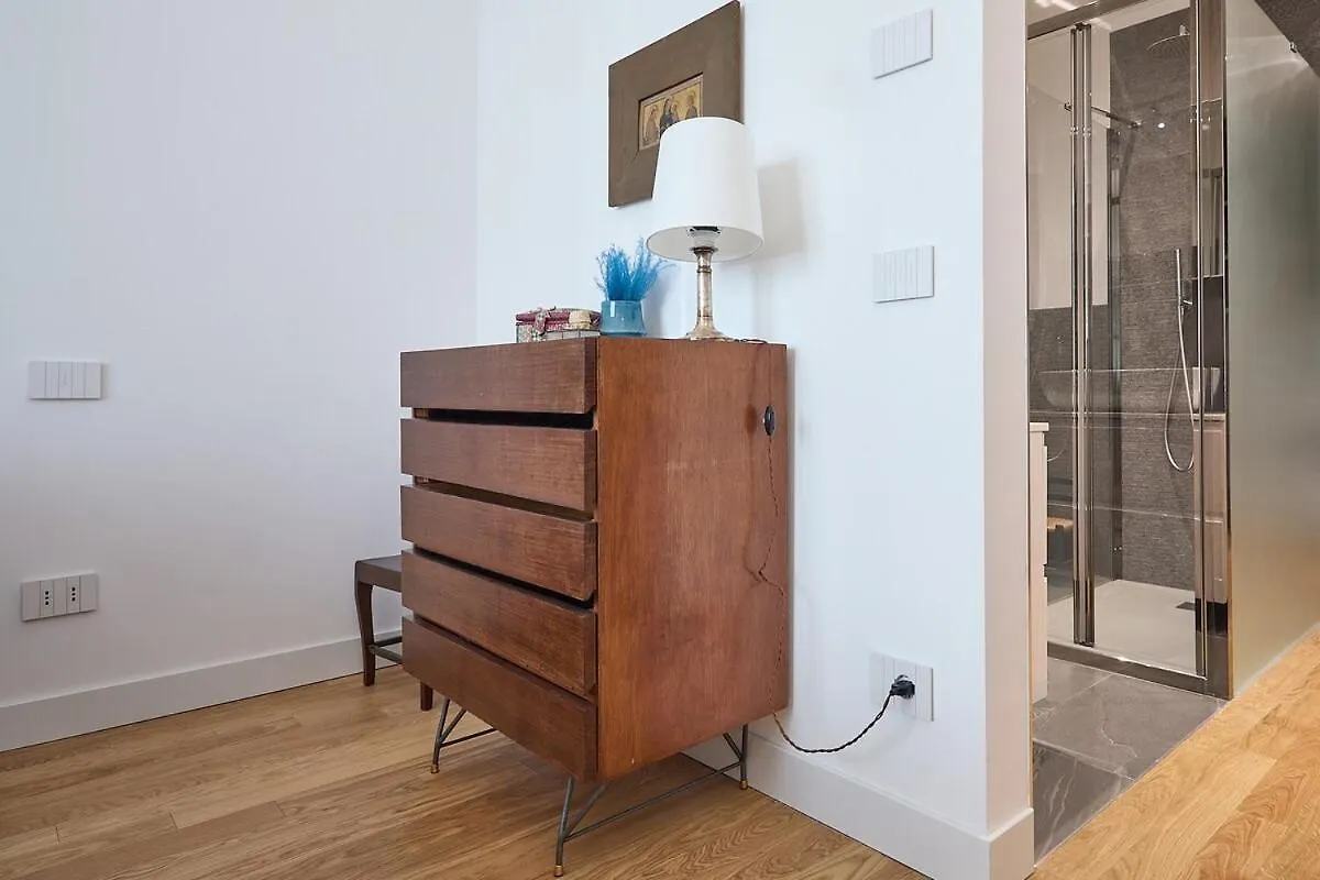 Bright Luxury Apartment Milan