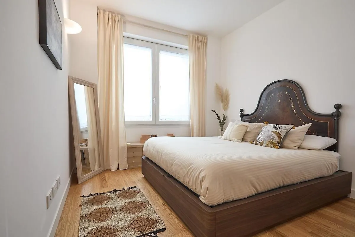 Bright Luxury Apartment Milan