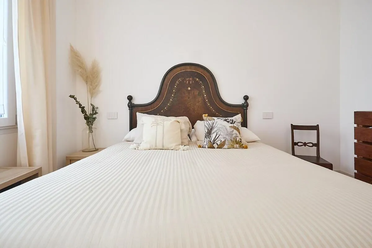 Bright Luxury Apartment Milan Italy